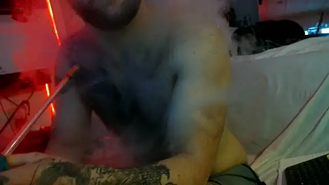 Snapshot of Luv2SuckBWC92 chatting on 22, 10, 2025 Luv2SuckBWC92 online show from 22, 10, 2025