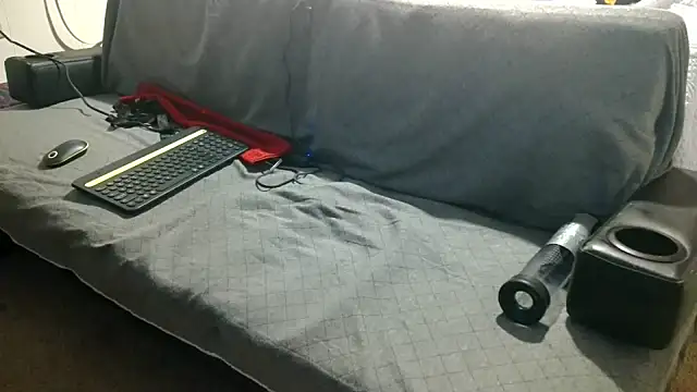 Snapshot of Luv2SuckBWC92 chatting on 20, 11, 2025 Luv2SuckBWC92 online show from 20, 11, 2025