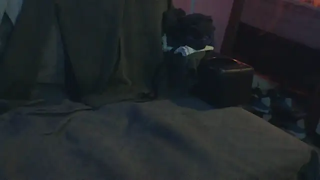 Luv2SuckBWC92 online show from 7, 2, 2026