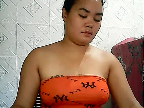 Snapshot of CreamyPussy4uxx chatting on 27, 5, 2026 CreamyPussy4uxx online show from 27, 5, 2026