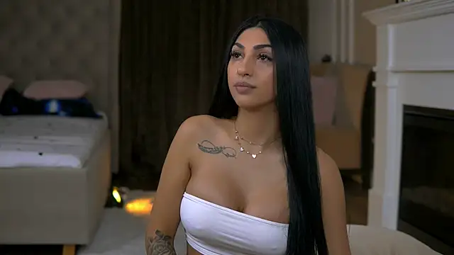 EmaHallee online show from 10, 2, 2026