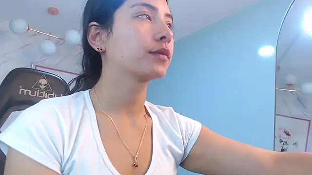 victoria hernandez t  online show from 7, 4, 2026