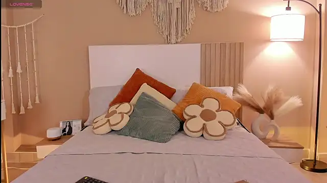 Camila Bustamante online show from 7, 2, 2026