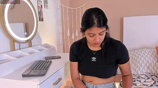 Snapshot of Camila_Bustamante chatting on 4, 7, 2026 Camila Bustamante online show from 4, 7, 2026