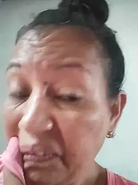 Snapshot of marinita13 chatting on 11, 10, 2025 marinita13 online show from 11, 10, 2025