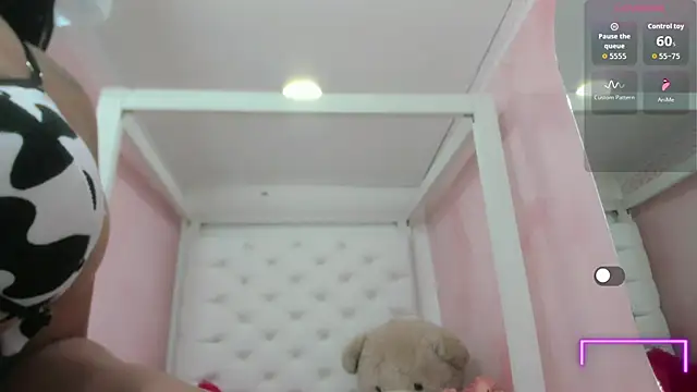 Snapshot of samantamilk6 chatting on 30, 10, 2025 samantamilk6 online show from 30, 10, 2025