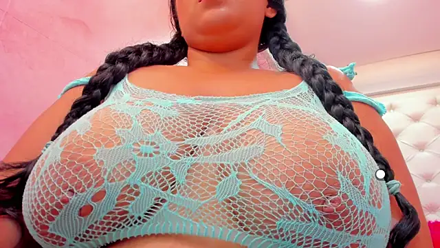 Snapshot of samantamilk6 chatting on 12, 11, 2025 samantamilk6 online show from 12, 11, 2025