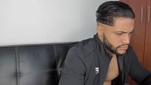 Pier Simons online show from 4, 12, 2025