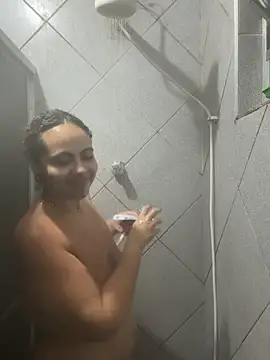Chloe Leaozinho online show from 27, 5, 2026