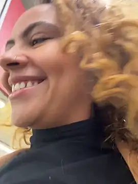 Chloe Leaozinho online show from 31, 5, 2026