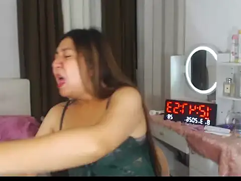 stellahugeX online show from 7, 3, 2026