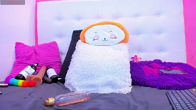 Willow Wright online show from 28, 10, 2025