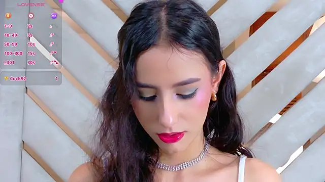 Sarah-Grace online show from 7, 10, 2025