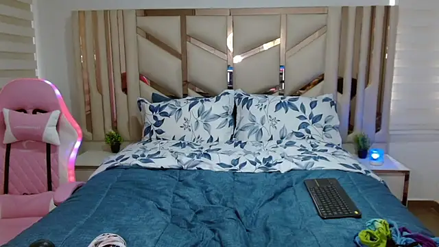 violett star1 online show from 27, 11, 2025