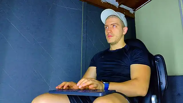 Snapshot of ALANNFERRER chatting on 8, 5, 2026 ALANNFERRER online show from 8, 5, 2026