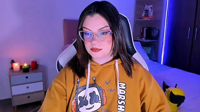 OphelianaRose33 online show from 16, 11, 2025