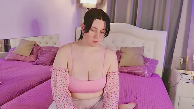 Snapshot of love_me__tonight_ chatting on 5, 11, 2025 love me tonight online show from 5, 11, 2025