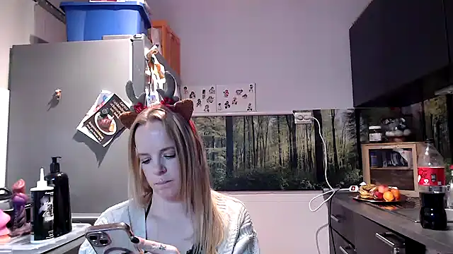 Snapshot of SexyMilf_37 chatting on 17, 12, 2025 SexyMilf 37 online show from 17, 12, 2025