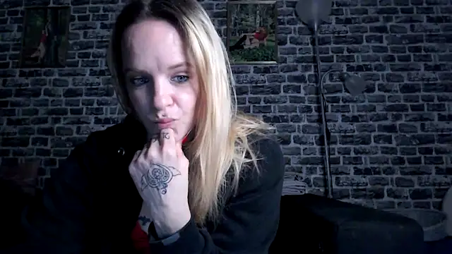 Snapshot of SexyMilf_37 chatting on 11, 5, 2026 SexyMilf 37 online show from 11, 5, 2026