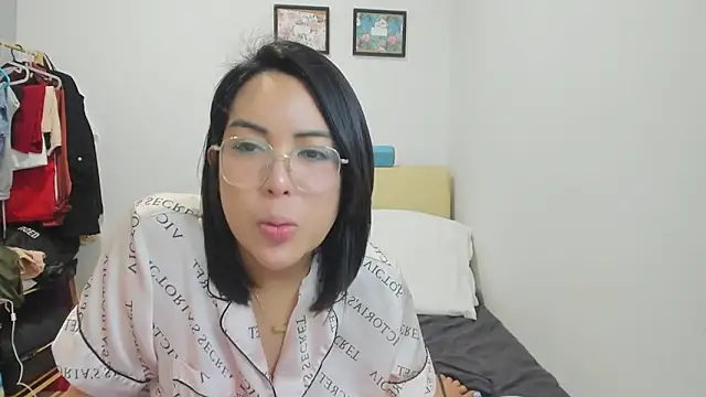 Rainy Ren online show from 23, 10, 2025