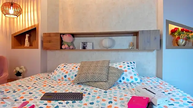 Emilly Beaumont online show from 24, 3, 2026