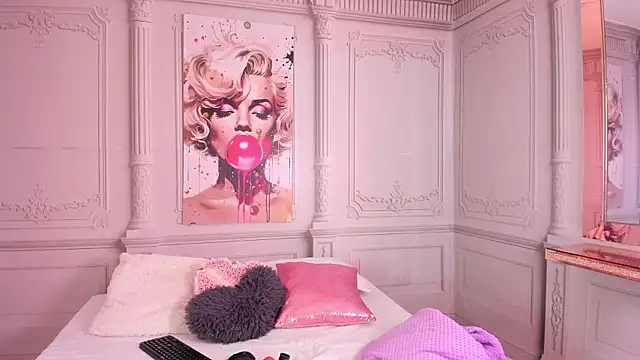 luna hot ass online show from 13, 3, 2026