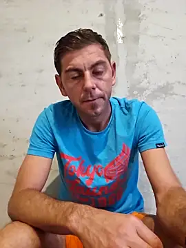 Snapshot of Alex-andru88 chatting on 2, 11, 2025 Alex-andru88 online show from 2, 11, 2025