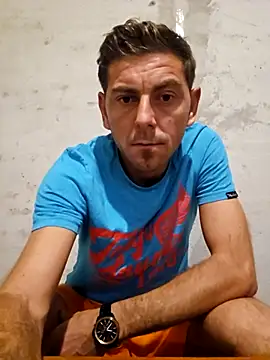 Snapshot of Alex-andru88 chatting on 2, 11, 2025 Alex-andru88 online show from 2, 11, 2025