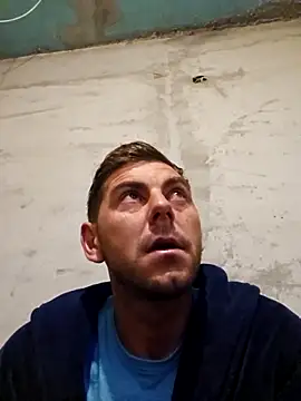 Snapshot of Alex-andru88 chatting on 13, 11, 2025 Alex-andru88 online show from 13, 11, 2025