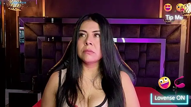 Aniajoness  online show from 14, 12, 2025