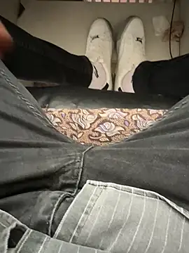 Snapshot of Ersin_meral chatting on 10, 9, 2025 Ersin meral online show from 10, 9, 2025