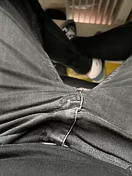 Snapshot of Ersin_meral chatting on 12, 9, 2025 Ersin meral online show from 12, 9, 2025