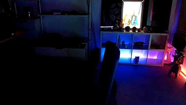 Snapshot of Mrs-Aurora chatting on 11, 10, 2025 Mrs-Aurora online show from 11, 10, 2025