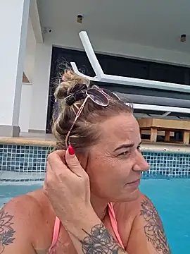 Mrs-Aurora online show from 8, 4, 2026