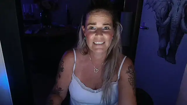 Snapshot of Mrs-Aurora chatting on 5, 7, 2026 Mrs-Aurora online show from 5, 7, 2026