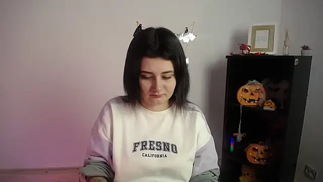 Katrin kiss  online show from 9, 11, 2025