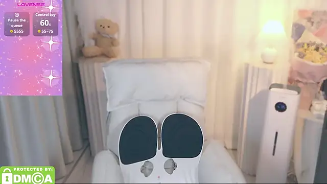 Snapshot of Seven-76 chatting on 5, 12, 2025 Seven-76 online show from 5, 12, 2025