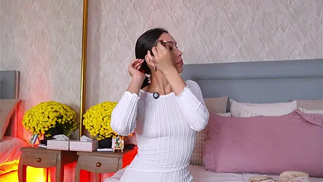 Sofy Bradd online show from 3, 11, 2025