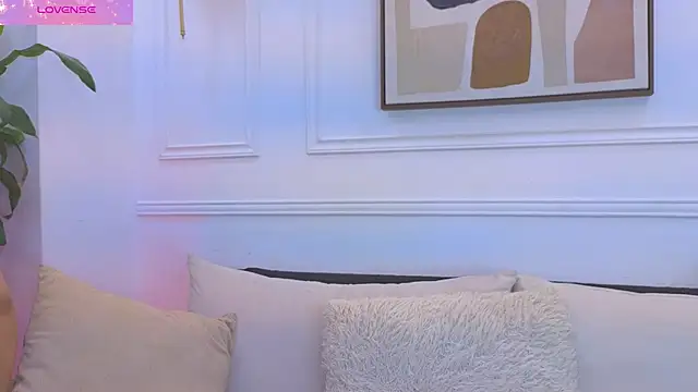 Daisy Price online show from 25, 2, 2026