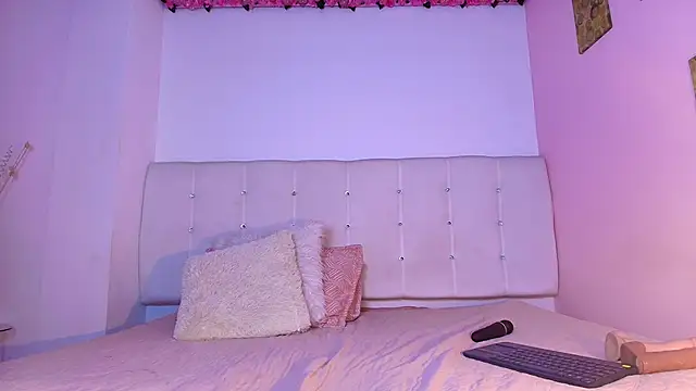 lilyth bloom online show from 17, 12, 2025