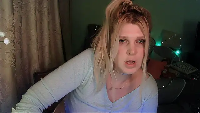 Snapshot of TsPostophere chatting on 20, 12, 2024 TsPostophere online show from 20, 12, 2024