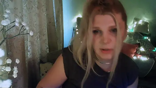 Snapshot of TsPostophere chatting on 23, 12, 2024 TsPostophere online show from 23, 12, 2024