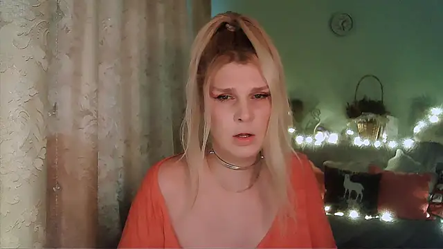 Snapshot of TsPostophere chatting on 10, 1, 2025 TsPostophere online show from 10, 1, 2025