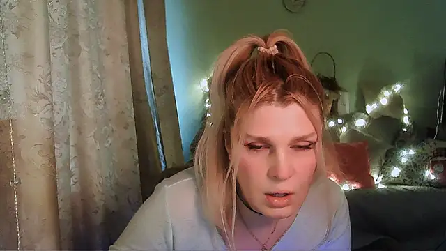 Snapshot of TsPostophere chatting on 3, 2, 2025 TsPostophere online show from 3, 2, 2025