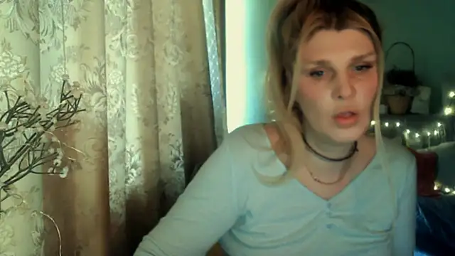 Snapshot of TsPostophere chatting on 18, 3, 2025 TsPostophere online show from 18, 3, 2025