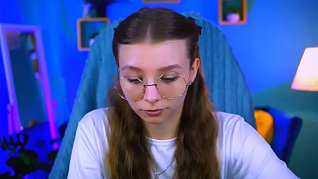 JulieDaniel online show from 30, 9, 2025