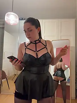 Snapshot of chloedlm5 chatting on 24, 4, 2026 chloedlm5 online show from 24, 4, 2026