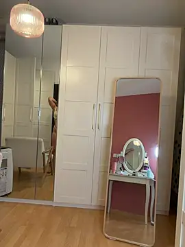 Snapshot of chloedlm5 chatting on 5, 7, 2026 chloedlm5 online show from 5, 7, 2026