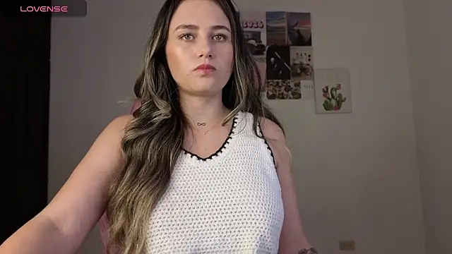 Snapshot of Veronika__Winslow_ chatting on 15, 5, 2026 Veronika Winslow online show from 15, 5, 2026