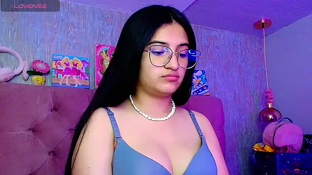 Snapshot of laurenelove chatting on 11, 1, 2026 laurenelove online show from 11, 1, 2026